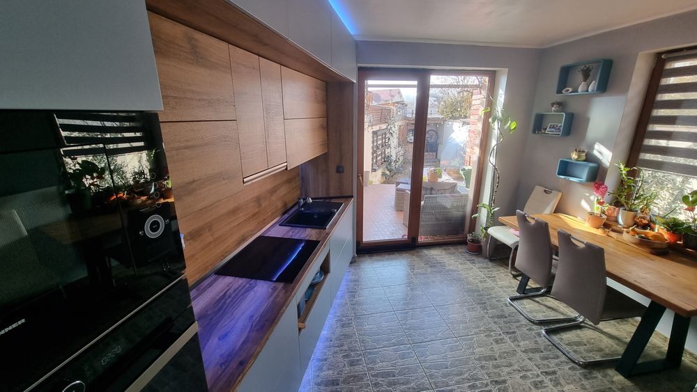 Vand casa P+M in oras