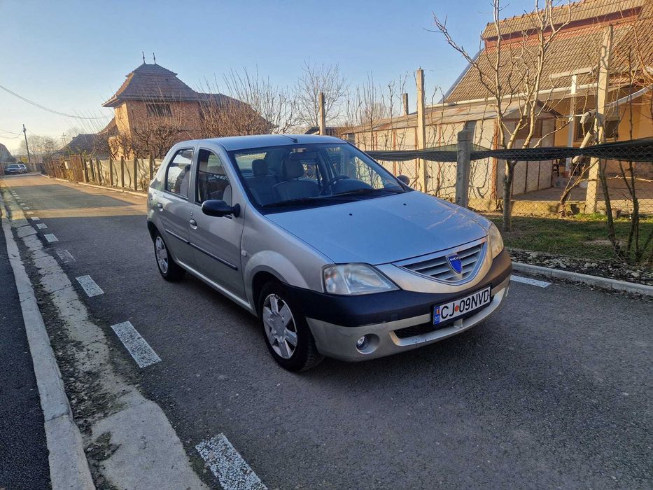 Vand Dacia Logan 2005 cu AC