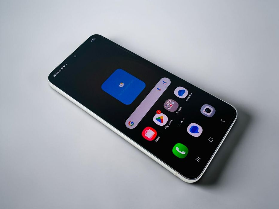 Samsung Galaxy S23 128GB 8RAM Cream Перфектен! Гаранция!