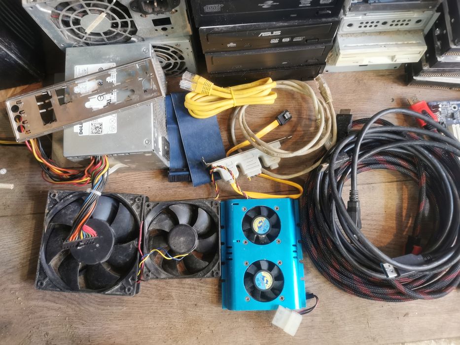 Placa de baza si surse, dvd, cablu, hdd