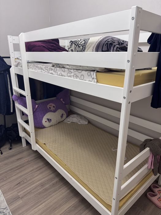 Продам двухъярустную  кровать