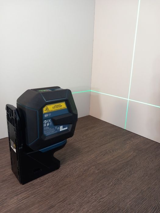 Vând laser Bosch GCL 2-50G