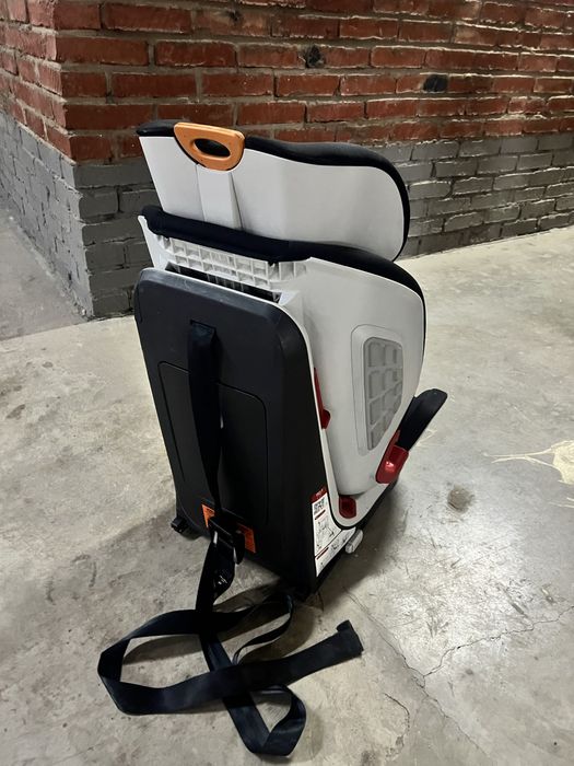 Chicco автокресло