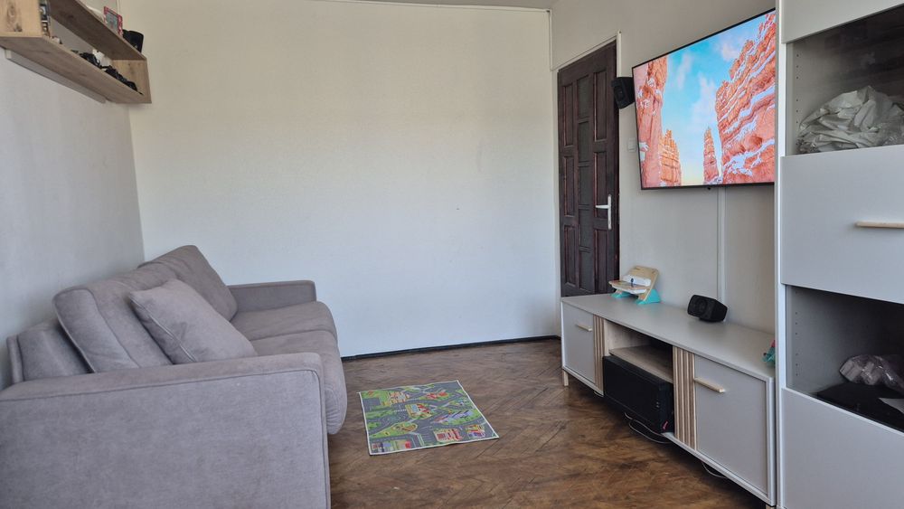 Vand Apartament la CHEIE !!! 2 camere