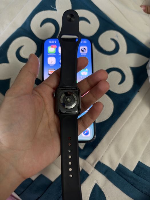 Продам iPhone 13 Pro Max 128 GB + Apple Watch Series 5 (40 мм)