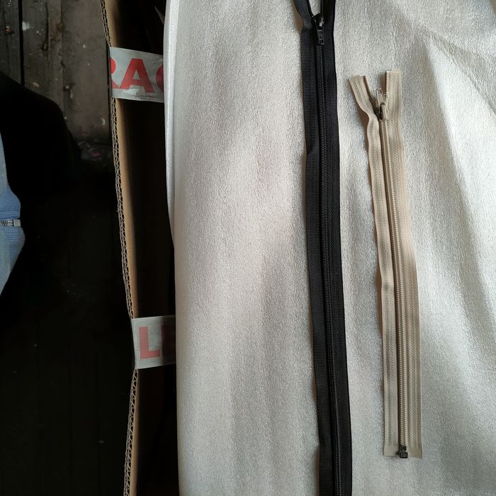 Vând ieftin fermoare