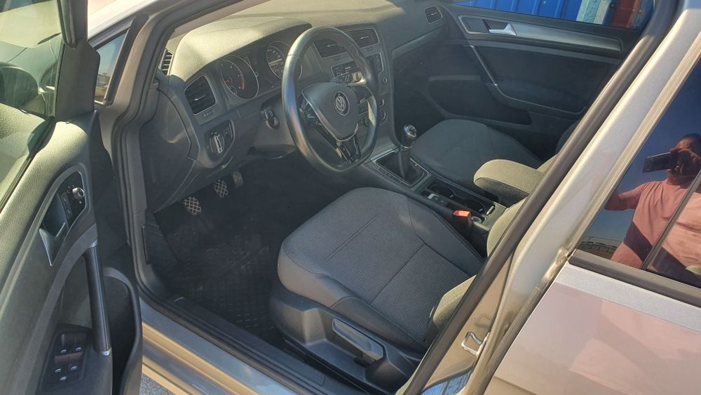 Golf 7 2.0 150 cp,170.000 km Fara Ad blue navigatie park pilot sezori  parcare incalzire in scaune