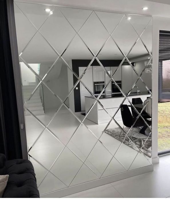 Oglinda Fasetată Venetiană , Mobila la Comanda