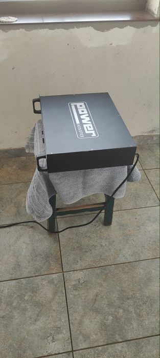 Vând amplificator de putere.