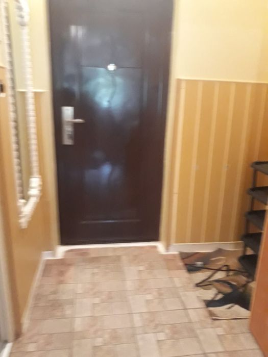 Închiriez apartament cu o cameră.