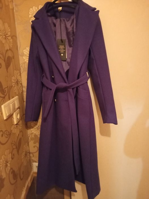 Шикозно палто чисто ново не е обличано