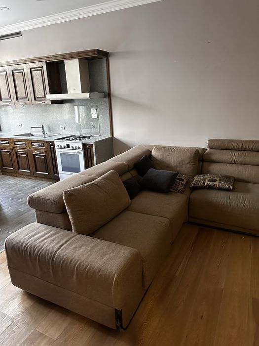 Диван угловой в хорошем состоянии