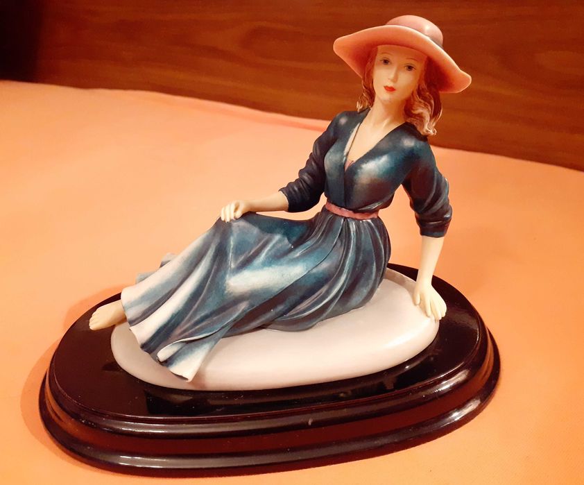 Фигура "Седналата дама"