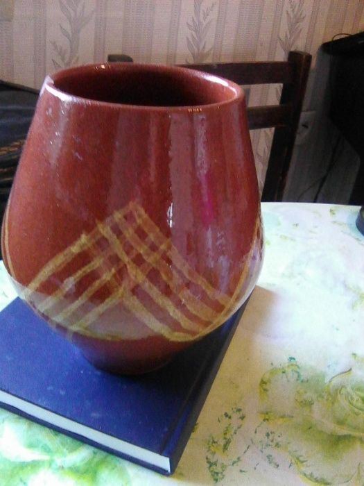 Продавам керамични канички , свещник и др.