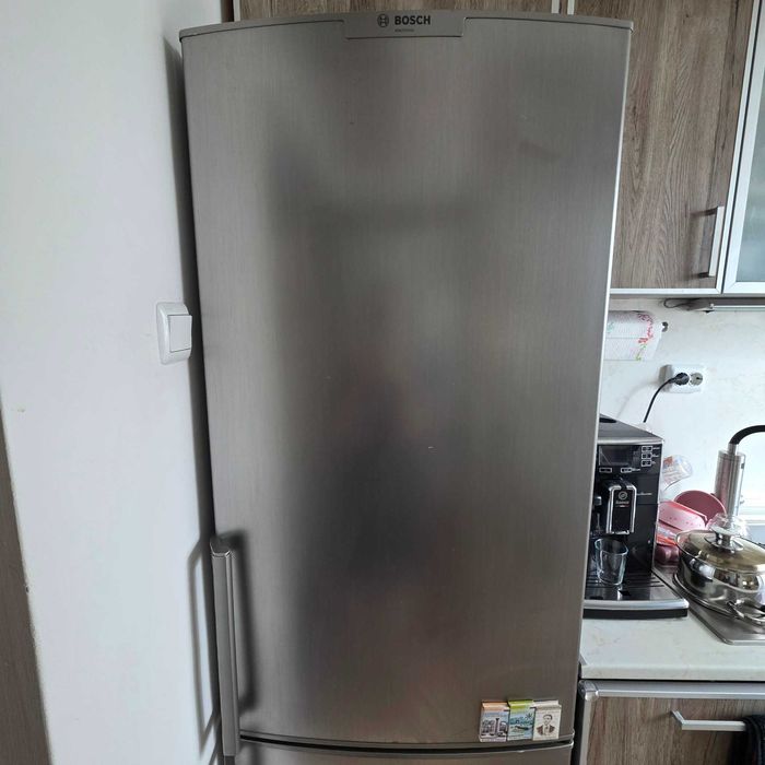 Хладилник с долна камера BOSH