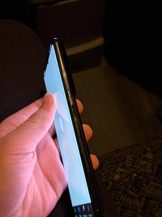 Samsung S21 Ultra рабочем состоянии.