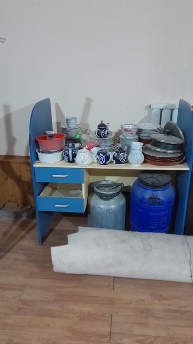 Камютер,микравалныйпеч,печкалар,столлар,гламлар,курпалар,сотилади