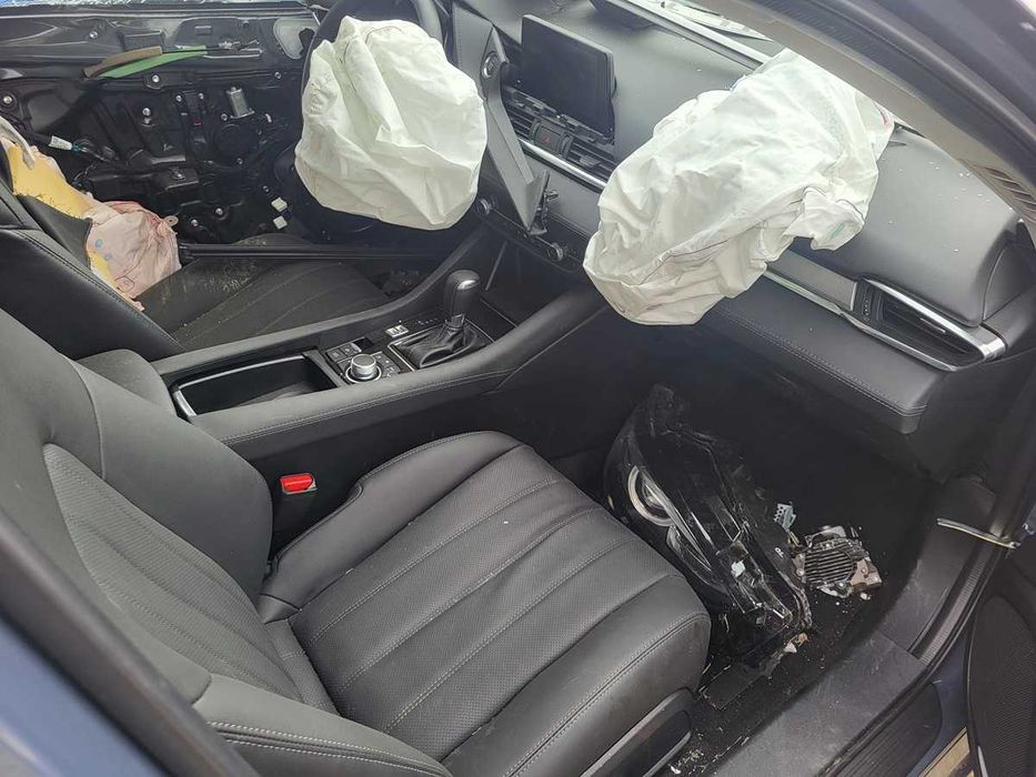 Mazda 6 avariata an 2023 cu 2000 km inmatriculata
