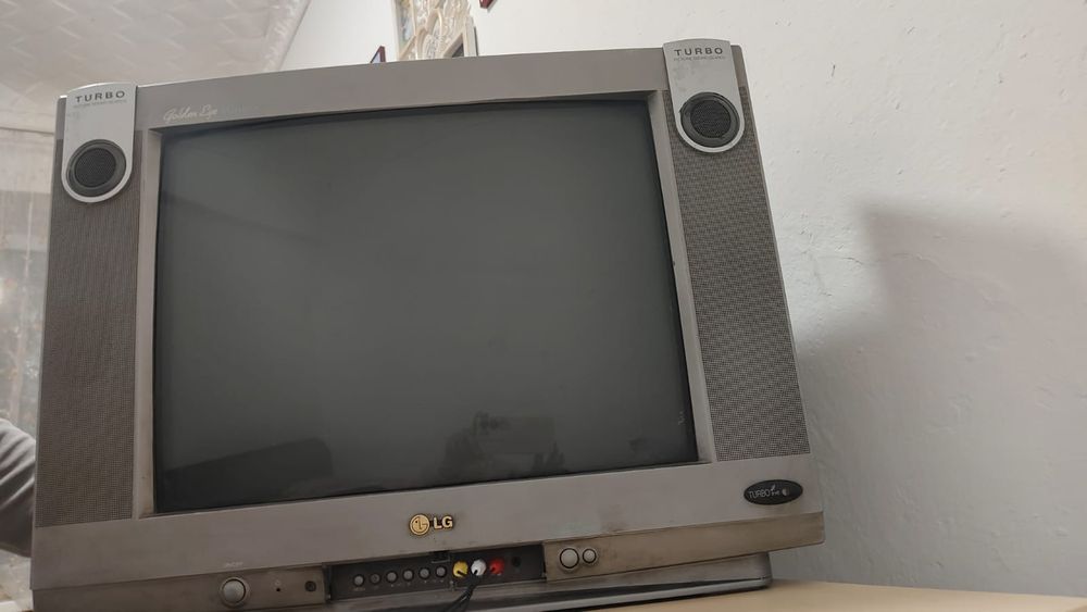 Продам цветной телевизор