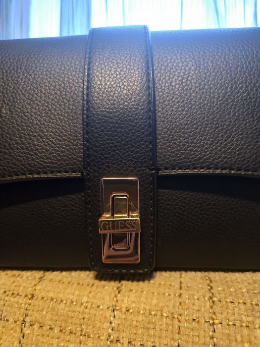 Дамска чанта Guess