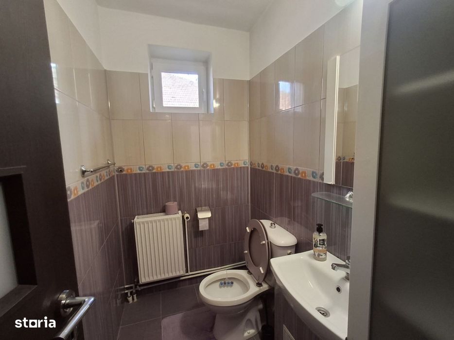 De inchiriat 3 camere moderne si spatioase