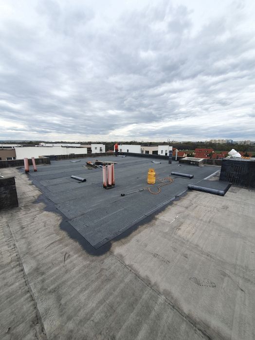 Hidroizolații / izolații  / terase / reparații acoperișuri