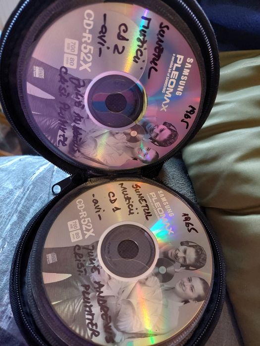 Cd de vinzare cu suport