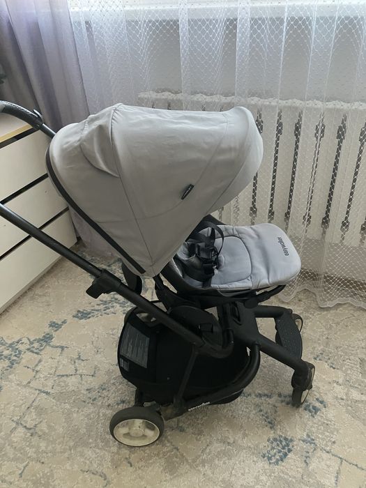 Продам коляску Easywalker Charley