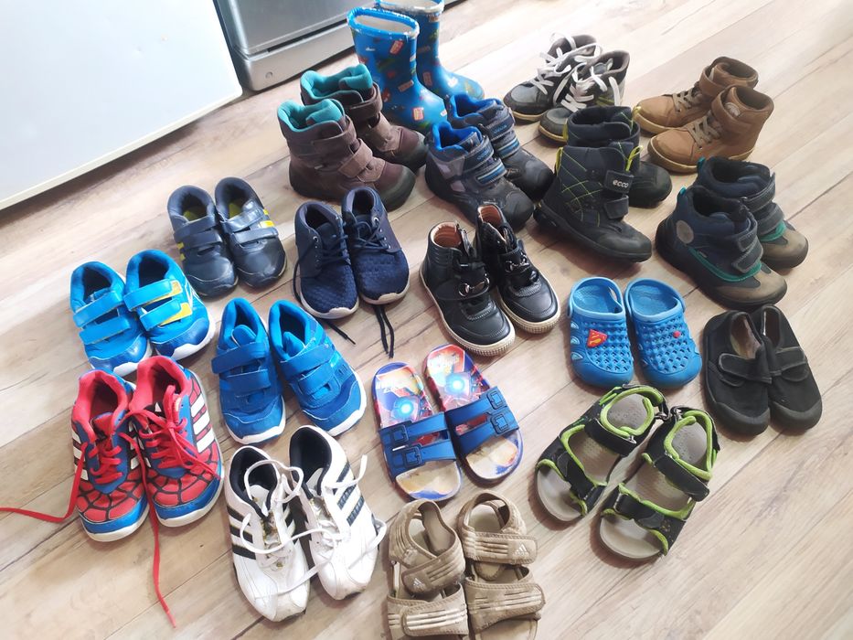 Продам кроссовки, зимние сапоги