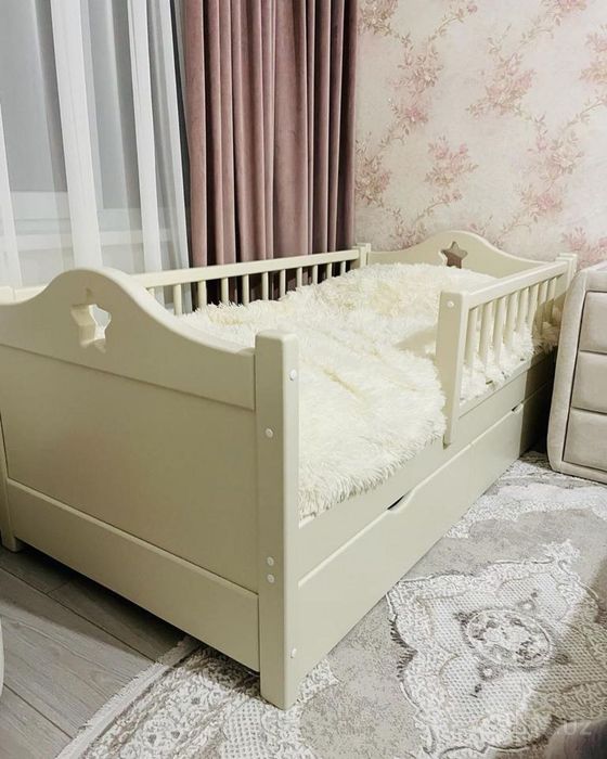 Кровать детская качестве отличный