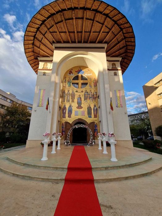 Corturi, Mese, Scaune și Decorațiuni de închiriat