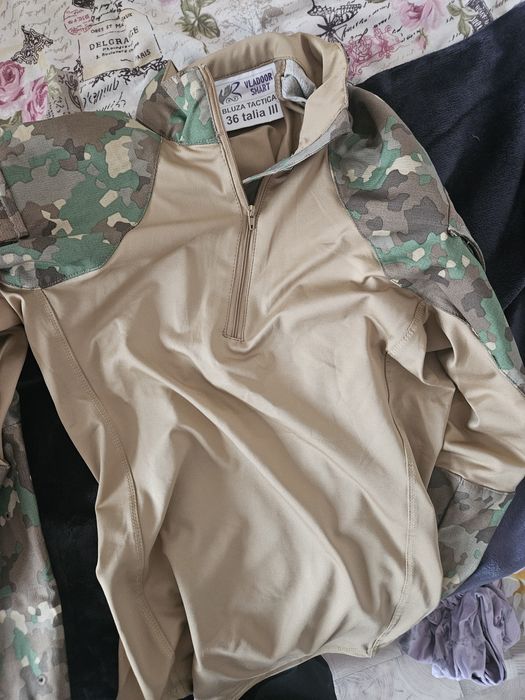 Uniforma militara,bocanci,scurta,curea,ciorapi,vesta tactica,fes...etc