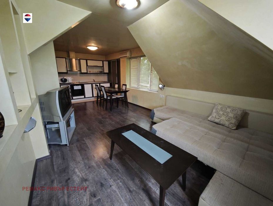 Тристаен апартамент с паркомясто за продажба кв. Хъшове