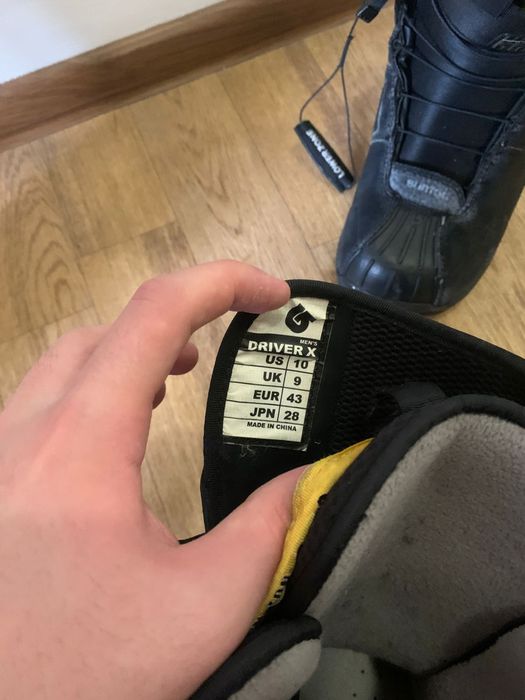 Продам сноуборд и ботинки