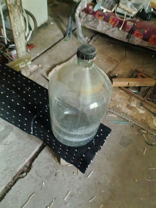 Стеклянная бутылка