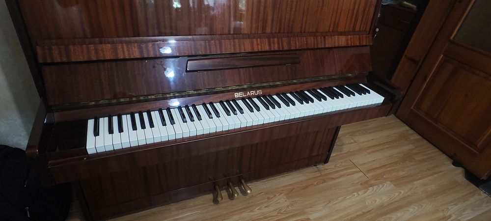 Пиано Беларус с 3 педала