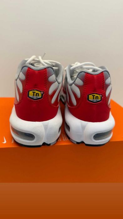 100% Оригинални Nike Air Max Plus Tn в размер отговарящ на 42.5- 27 см