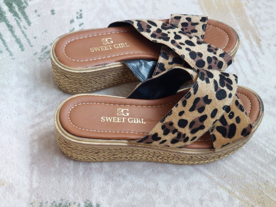 Дамски чехли с леопардов принт