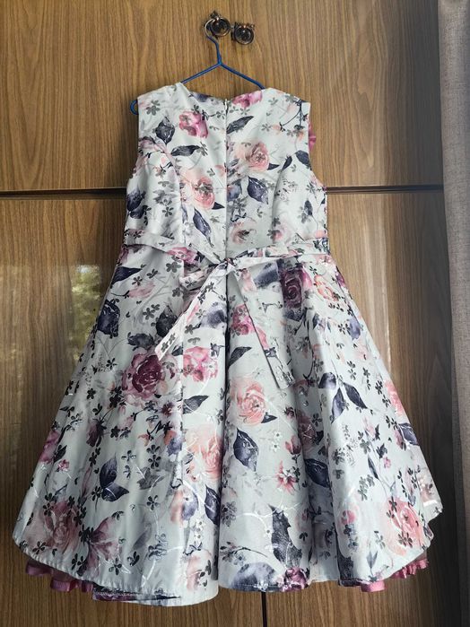 Платье парадное для девочки.