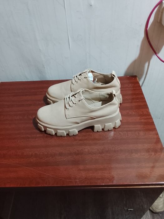 Продам туфли ghhh