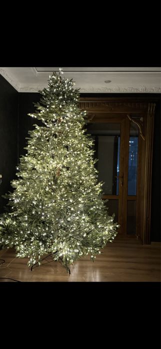 Продам искуственную елку.