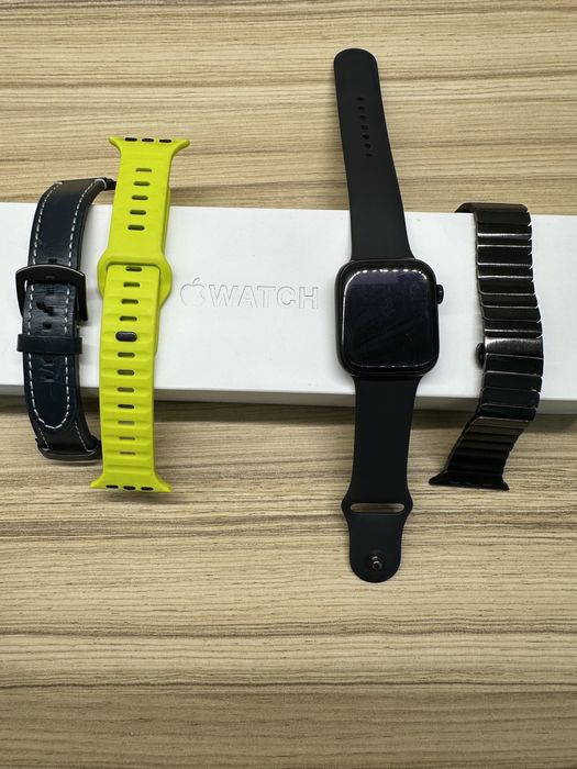 Продам Apple Watch 8