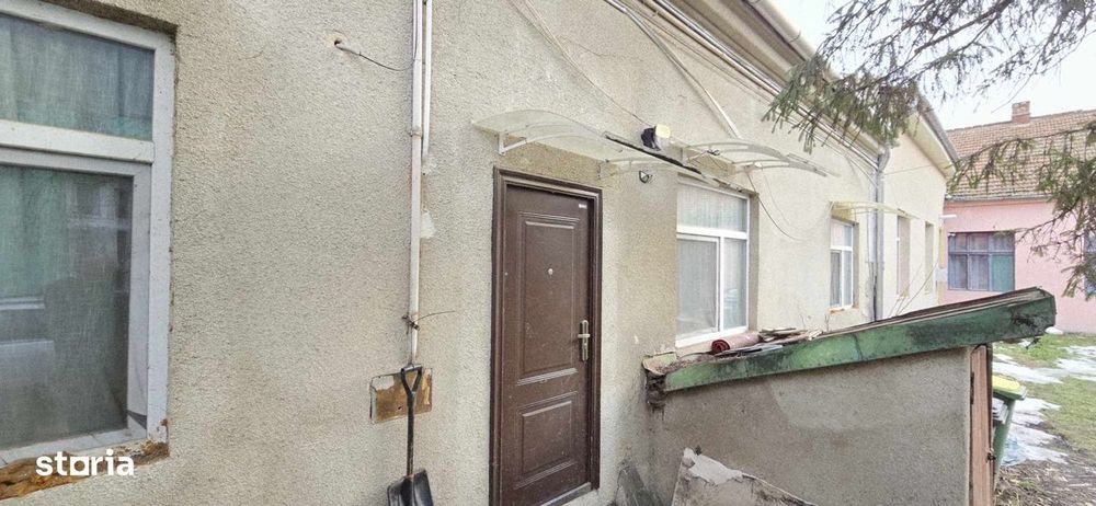 Apartament la casa de vanzare, central str. Cuza Voda