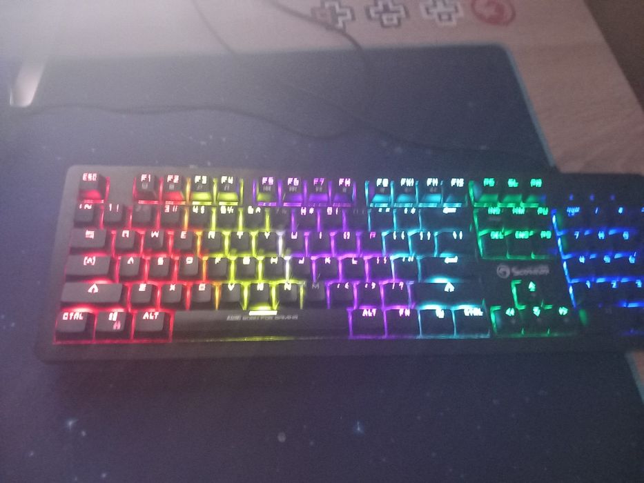 Vând tastatura blue switch ieftina