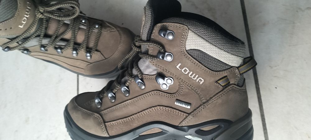 Bocanci Lowa 37.