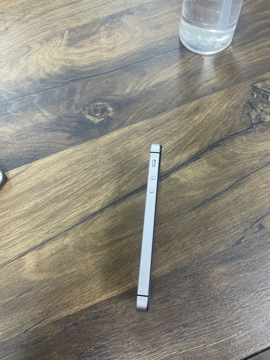 Iphone 5 se impecabil