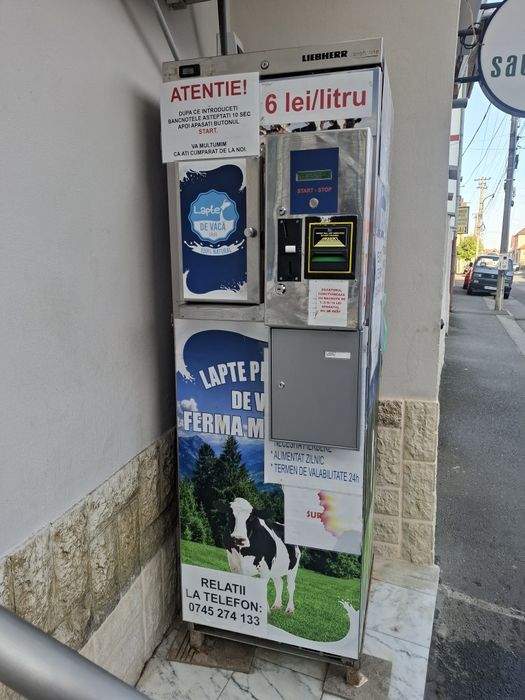 Vând dozator de lapte