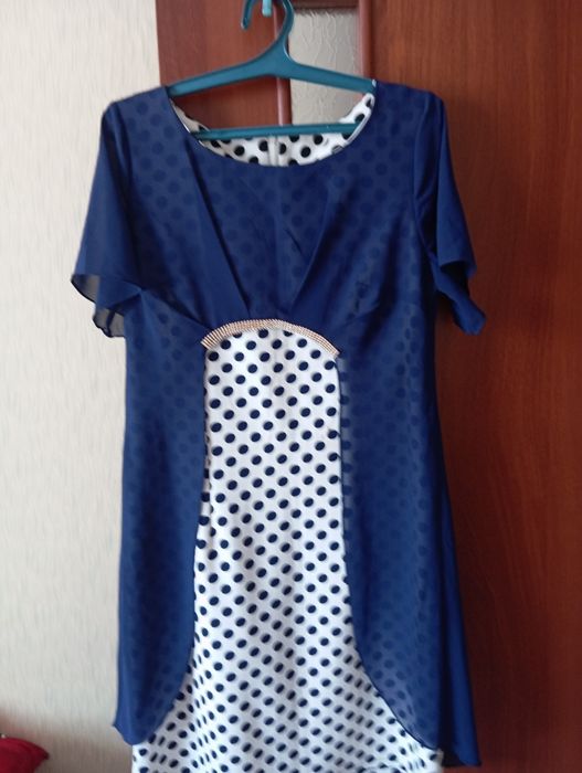 Продам платья очень много