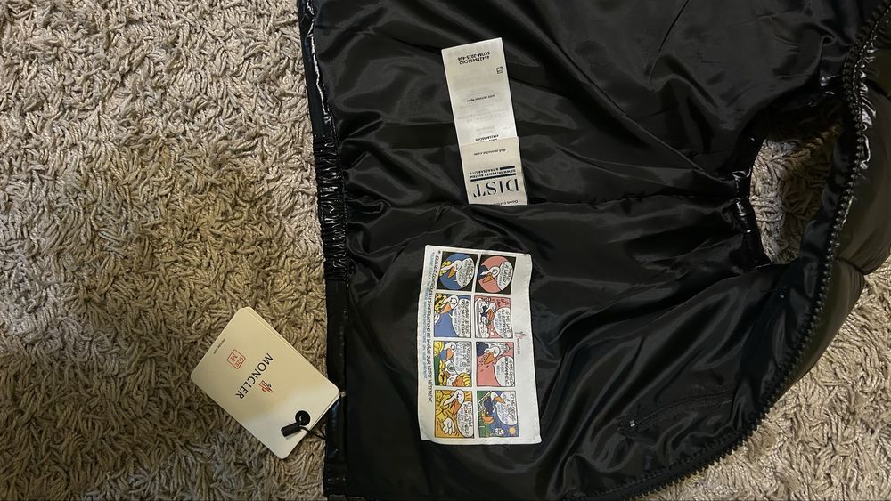 Продам жилетку Moncler