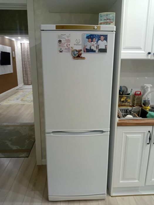 Холодильник INDESIT